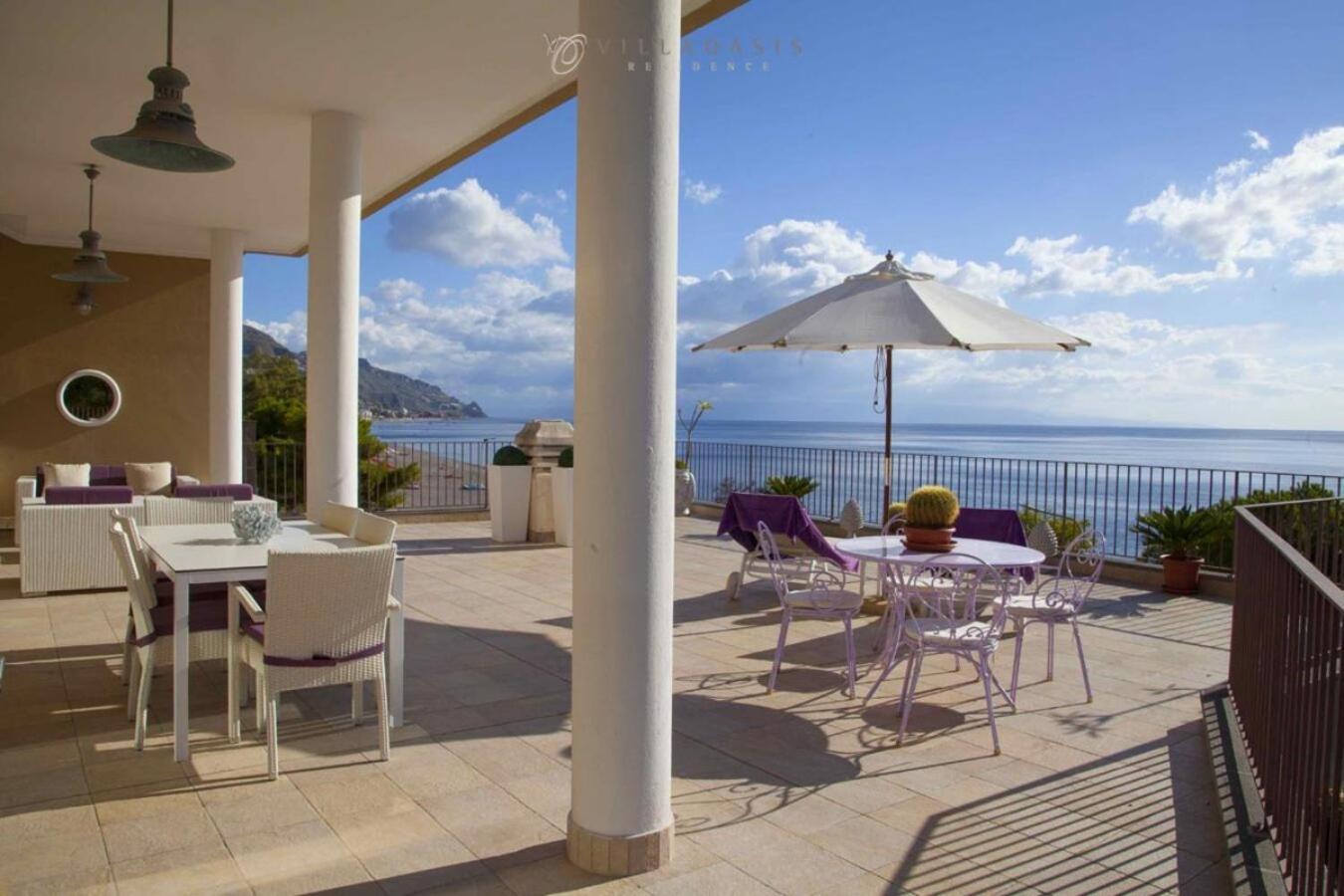 Oasis Aparthotel 4*