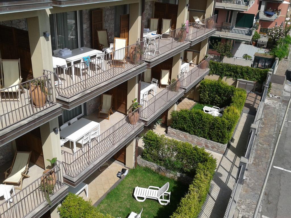 Oasis Aparthotel 4*