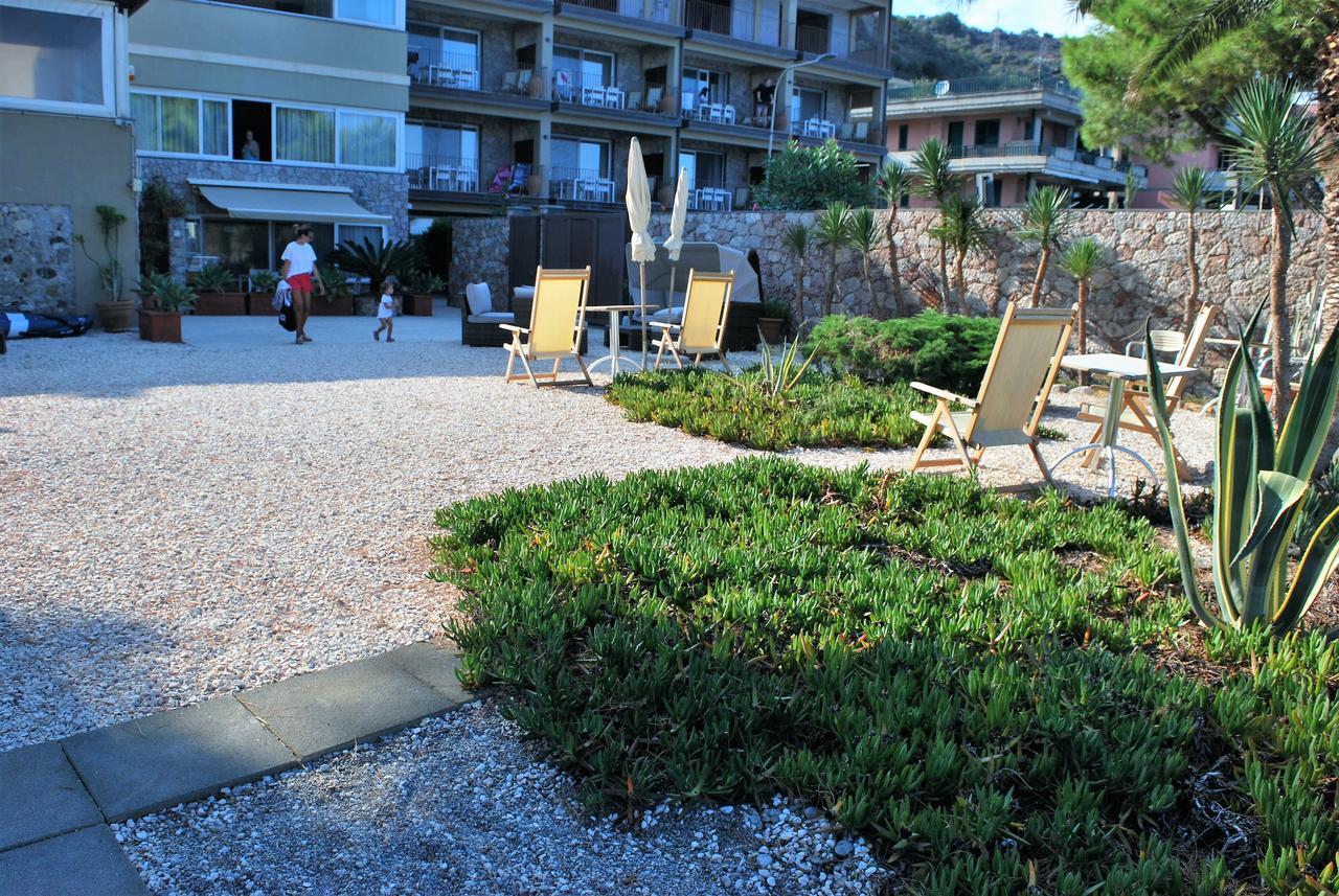 Aparthotel Oasis 4*